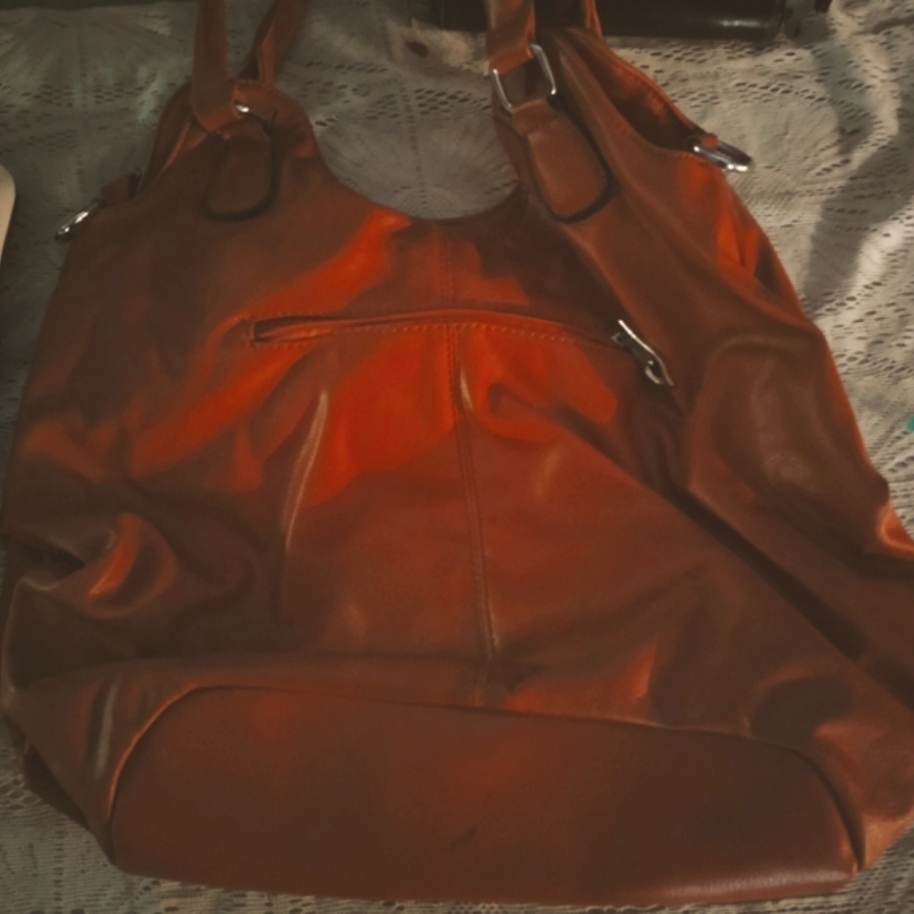 Handbags - Picture 7 of 16